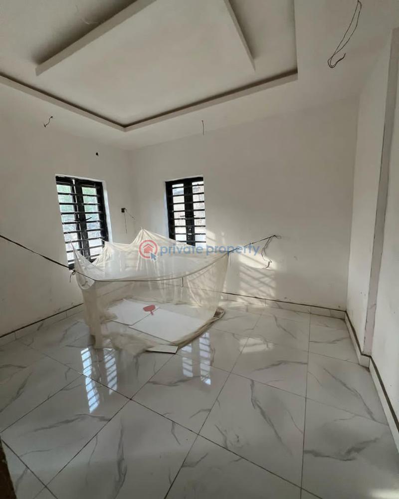 3 bedroom Block Of Flats For Sale Surulere Lagos - 2