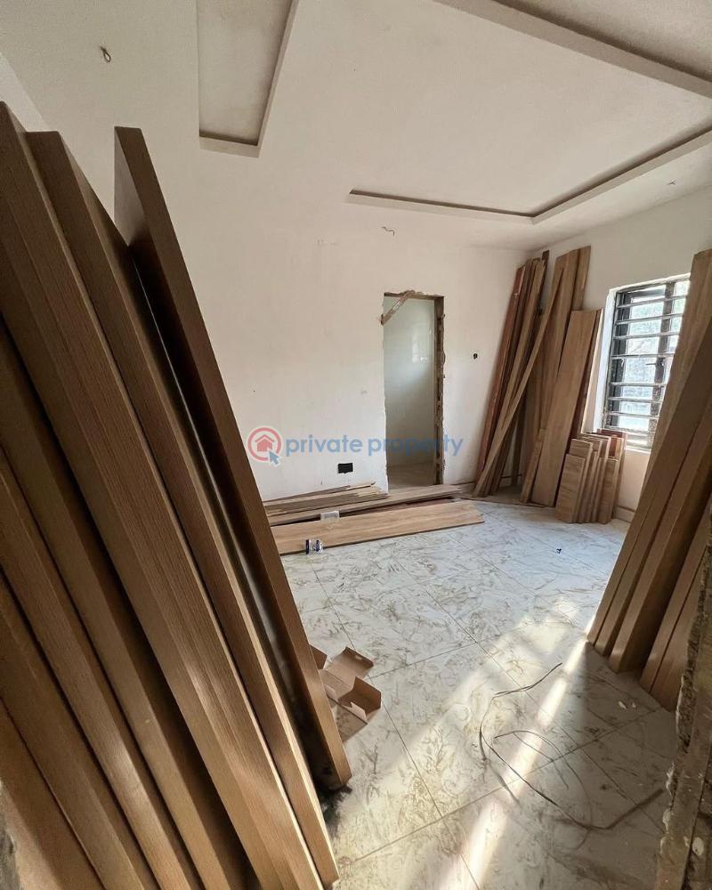 3 bedroom Block Of Flats For Sale Surulere Lagos - 1