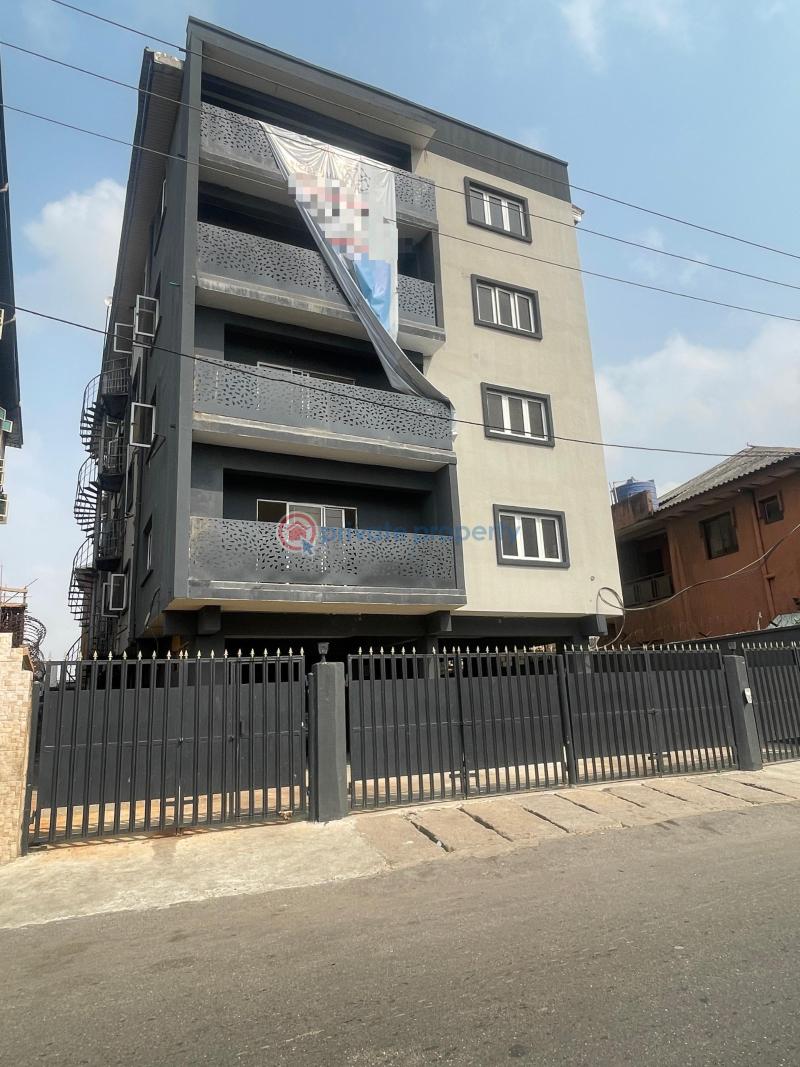 3 bedroom Block Of Flats For Sale Surulere Lagos - 0