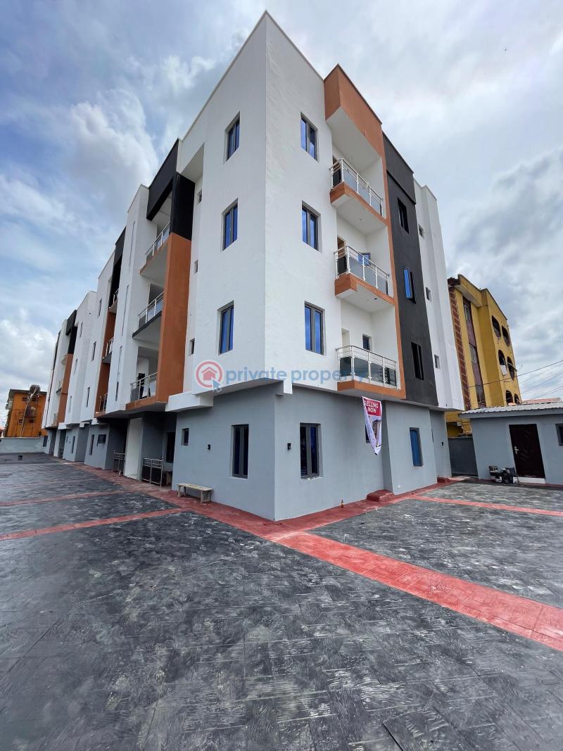 3 bedroom Block Of Flats For Sale Surulere Lagos - 1