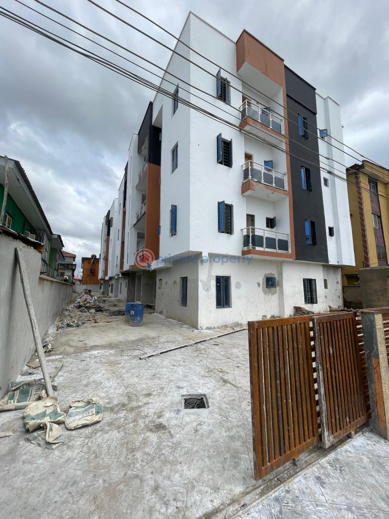 3 bedroom Block Of Flats For Sale Surulere Prime Location Surulere Lagos - 0