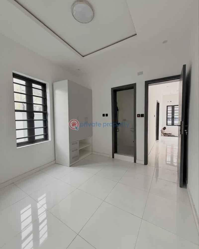 3 bedroom Flat & Apartment For Sale Magodo Phase 2 Gra Kosofe/Ikosi Lagos - 8