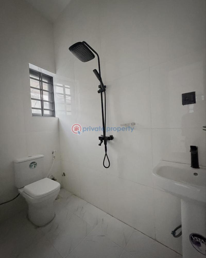 3 bedroom Flat & Apartment For Sale Magodo Phase 2 Gra Kosofe/Ikosi Lagos - 1