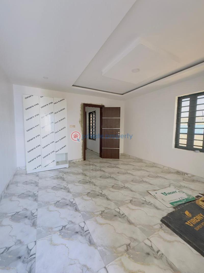 4 bedroom Semi detached Duplex For Sale Exquisitely Built 4 Bedroom Semi Detached Duplex Plus Bq In A Haven Estate Gbagada Lagos - 9