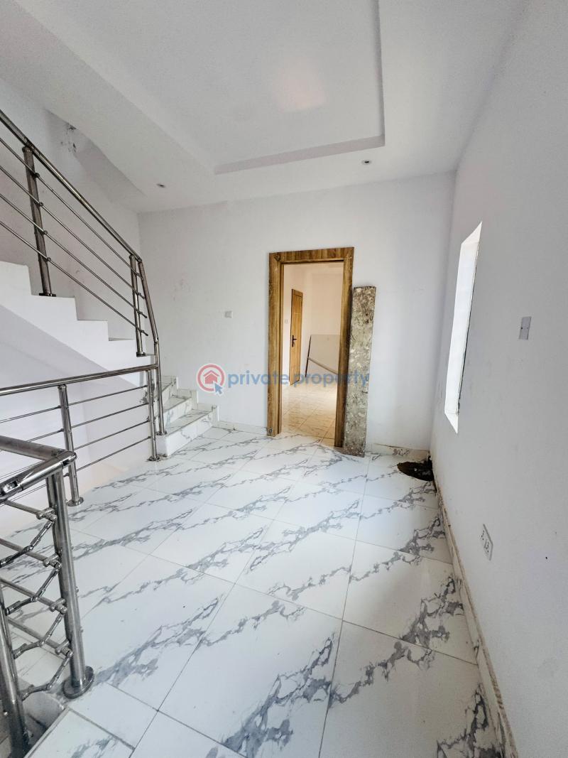 4 bedroom Semi detached Duplex For Sale Magodo Gra Phase 1 Magodo Kosofe/Ikosi Lagos - 2