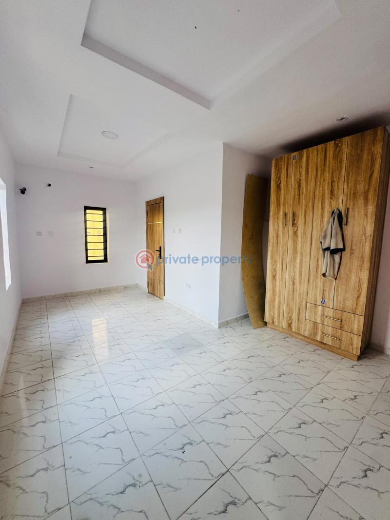 4 bedroom Semi detached Duplex For Sale Magodo Gra Phase 1 Magodo Kosofe/Ikosi Lagos - 3
