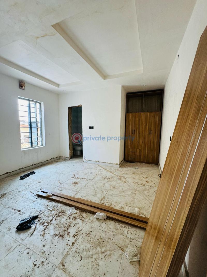 4 bedroom Semi detached Duplex For Sale Omole Phase 1 Ojodu Lagos - 5