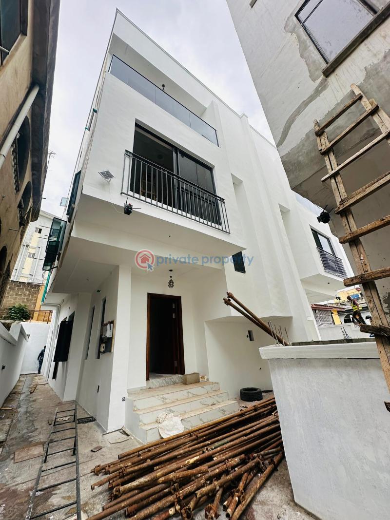 4 bedroom Semi detached Duplex For Sale Magodo GRA Phase 2 Kosofe/Ikosi Lagos - 0