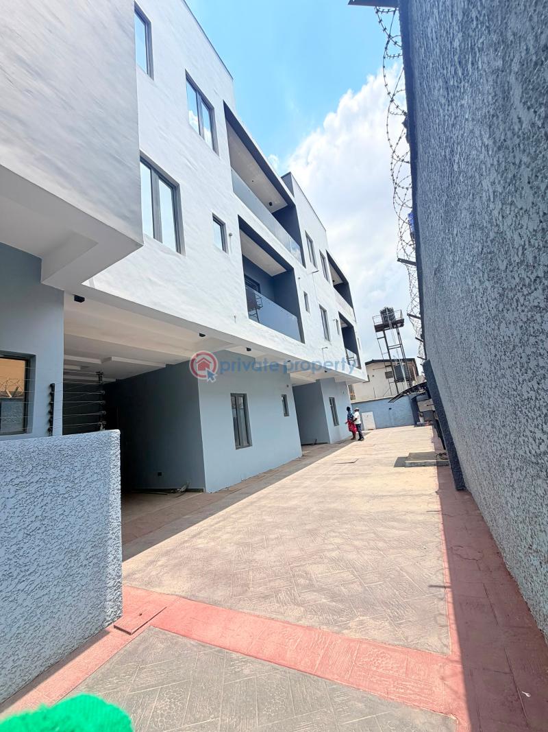 4 bedroom Semi detached Duplex For Sale Ogba Lagos - 9