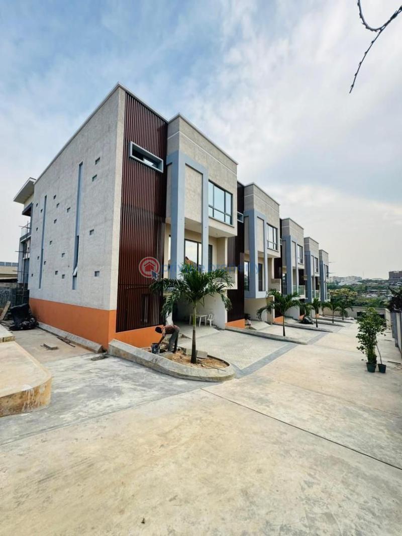4 bedroom Terraced Duplex For Sale Omole Phase 1 Ojodu Lagos - 1