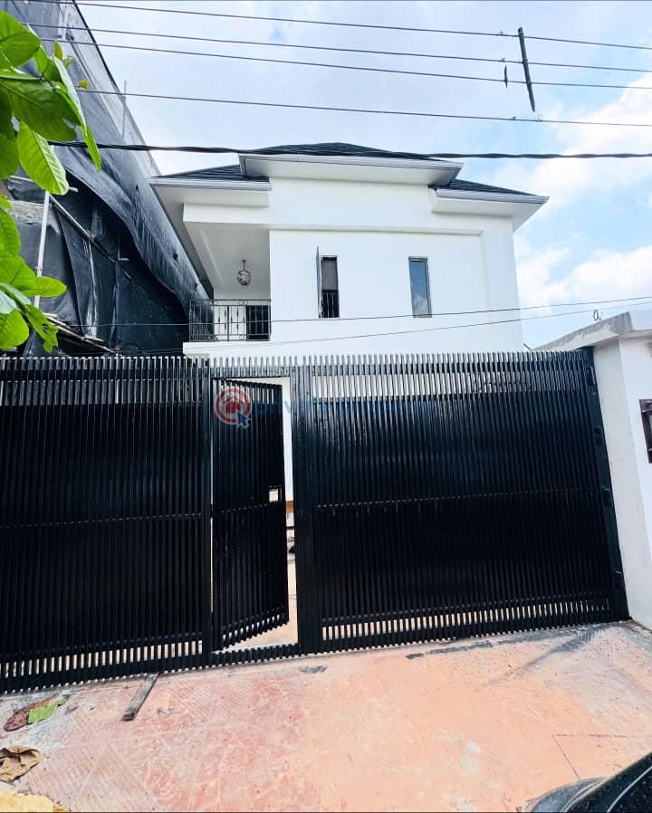 4 bedroom Detached Duplex For Sale Surulere Lagos - 2