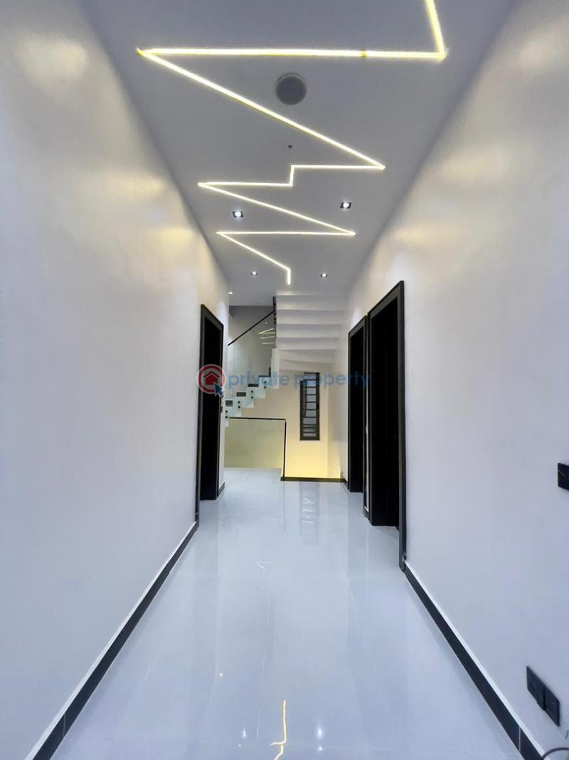 5 bedroom Detached Duplex For Sale Ologolo Lekki Lagos - 1