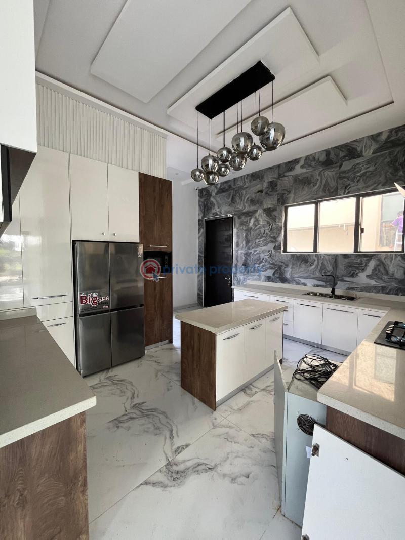 Exquisitely built 5 bedroom fully detached duplex with cinema,elevator ,swimming pool and bq - 2 5 bedroom Detached Duplex For Sale Osapa London Lekki Lagos - 2