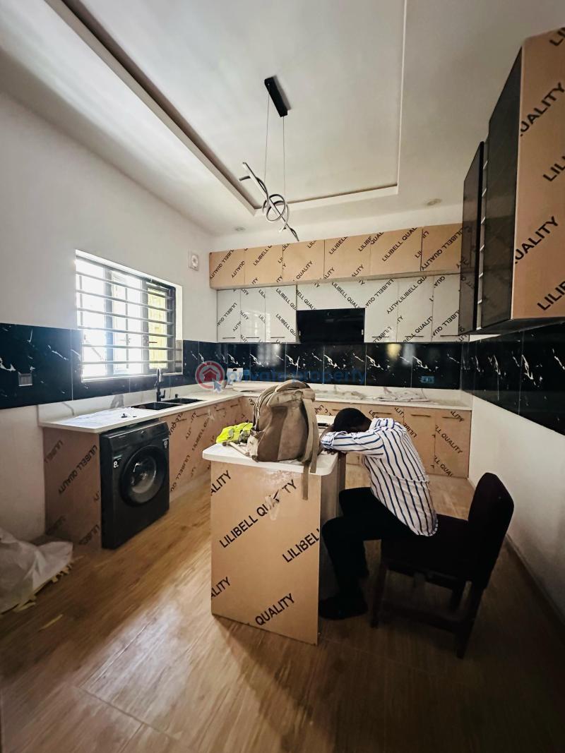 5 bedroom Detached Duplex For Sale Adeniyi Jones Ikeja Lagos - 5