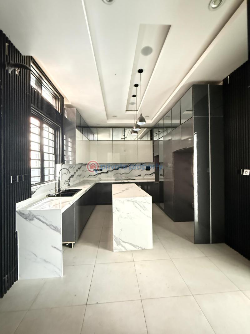 Exquisitely built 5 bedroom fully detached duplex - 5 5 bedroom Detached Duplex For Sale Osapa London Lekki Lagos - 5