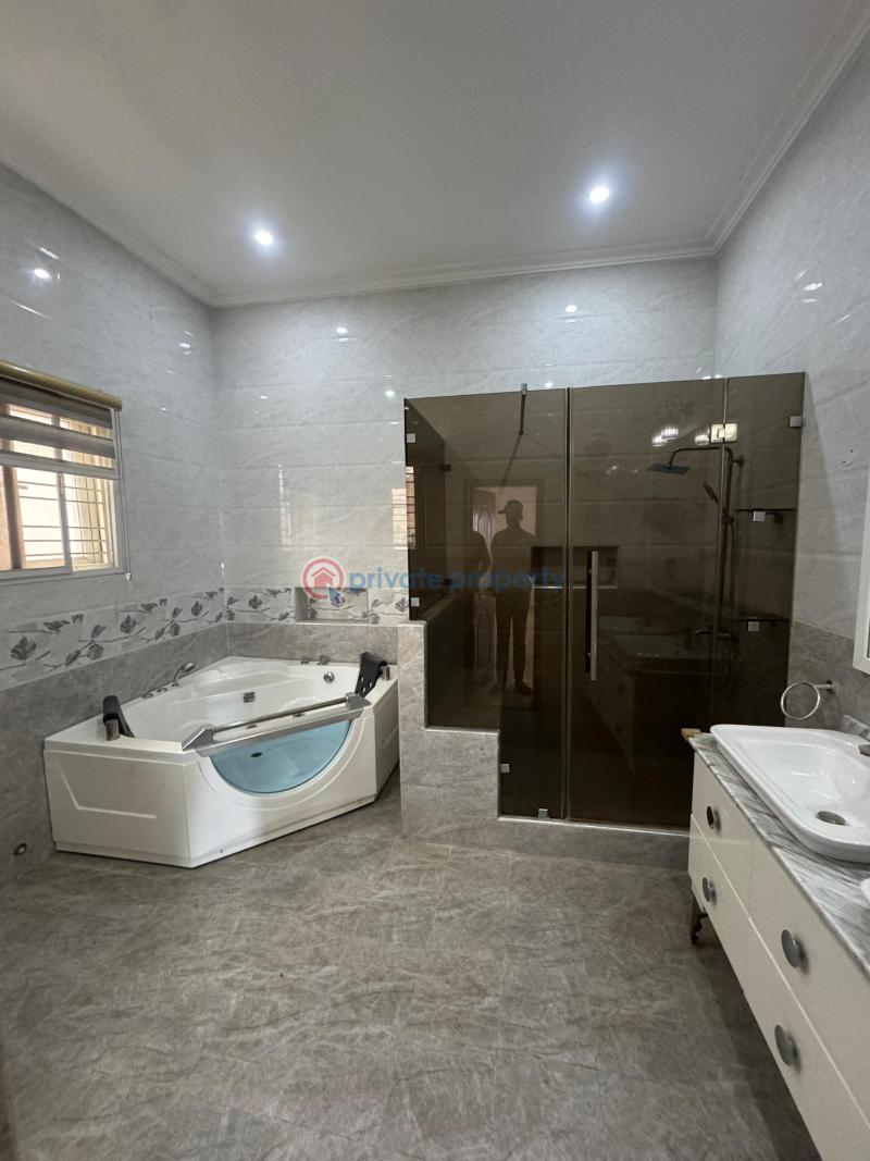 Exquisitely built 5 bedroom fully detached duplex - 4 5 bedroom Detached Duplex For Sale Osapa London Lekki Lagos - 4