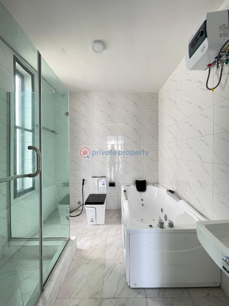 Exquisitely built 5 bedroom fully detached duplex with swimming pool... - 7 5 bedroom Detached Duplex For Sale Osapa London Lekki Lagos - 7