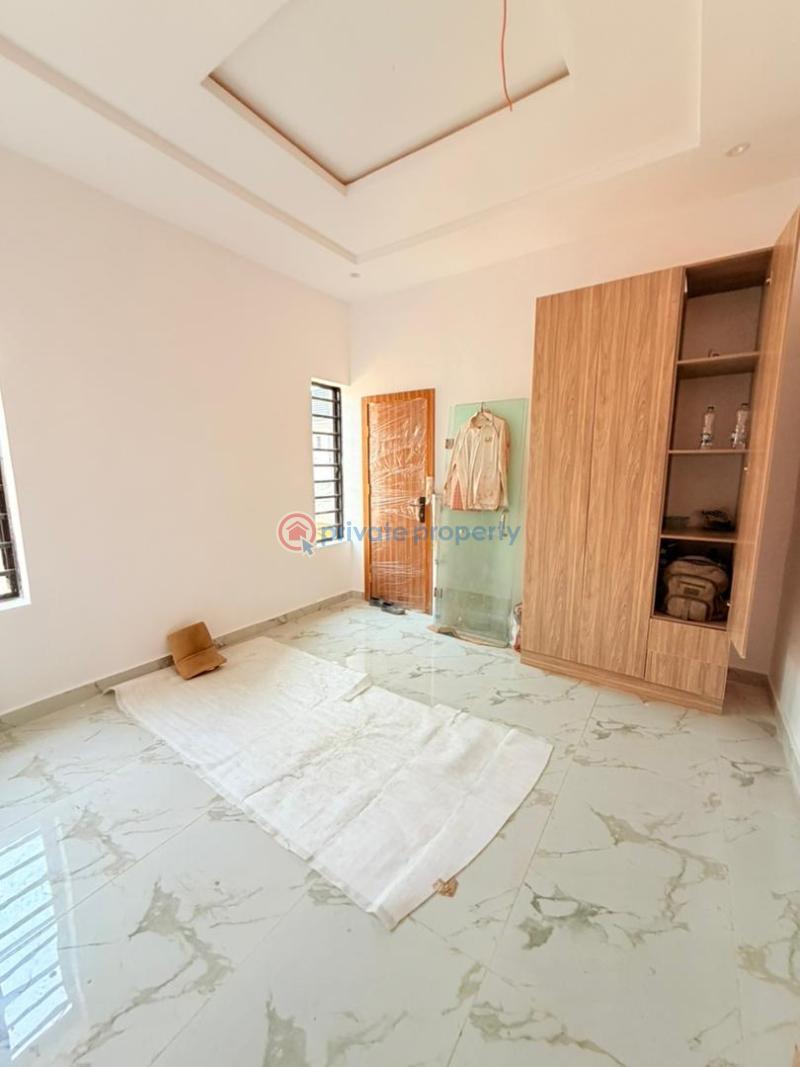 5 bedroom Detached Duplex For Sale Omole Phase 2 Ojodu Lagos - 3