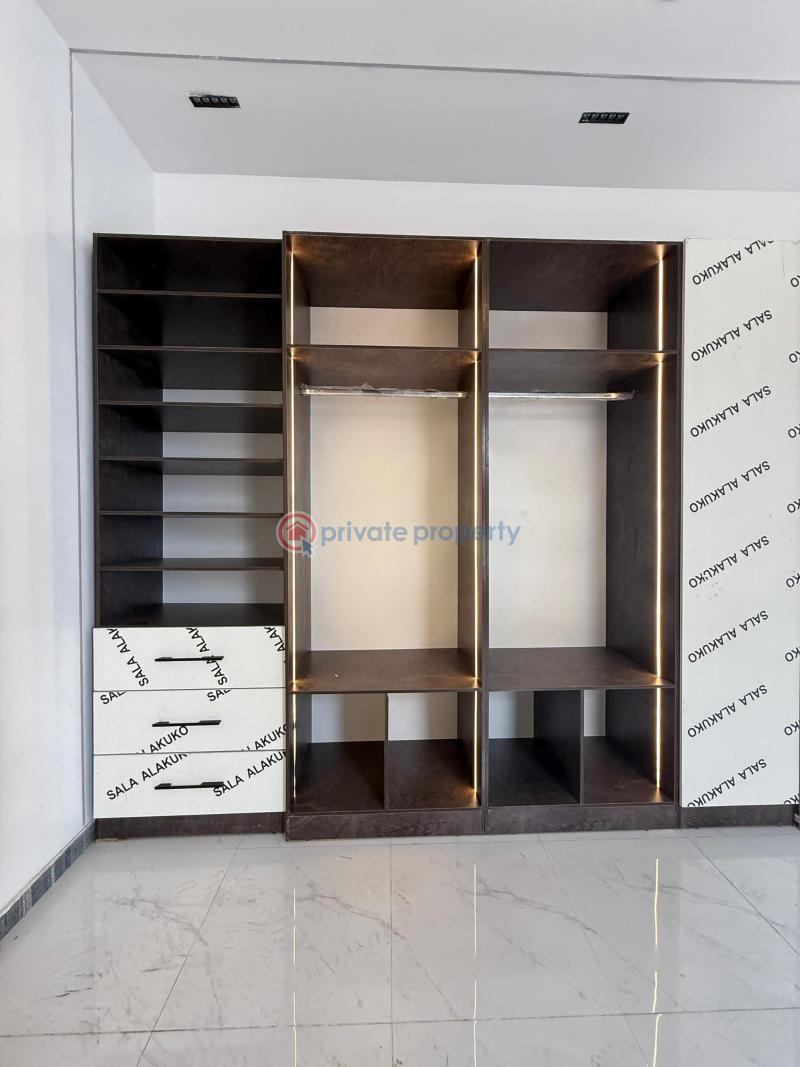 Exquisitely built 5 bedroom semi  detached duplex with bq - 7 5 bedroom Semi detached Duplex For Sale Osapa London Lekki Lagos - 7