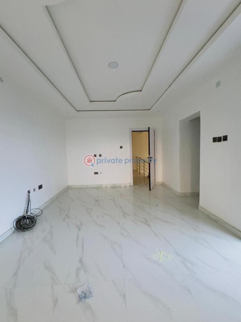 5 bedroom Semi detached Duplex For Sale Magodo Phase 1 Magodo Kosofe/Ikosi Lagos - 3
