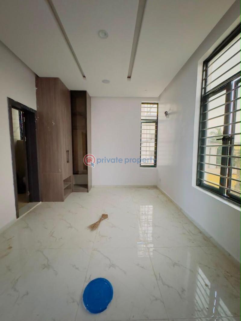 5 bedroom Detached Duplex For Sale Omole Phase 2 Ojodu Lagos - 4