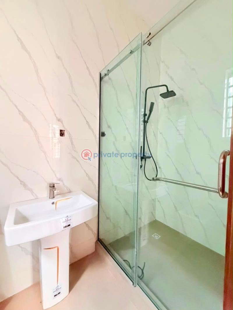 5 bedroom Detached Duplex For Sale Omole Phase 2 Ojodu Lagos - 4
