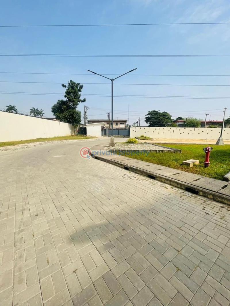 3 bedroom Block Of Flats For Sale Ilupeju Lagos - 11