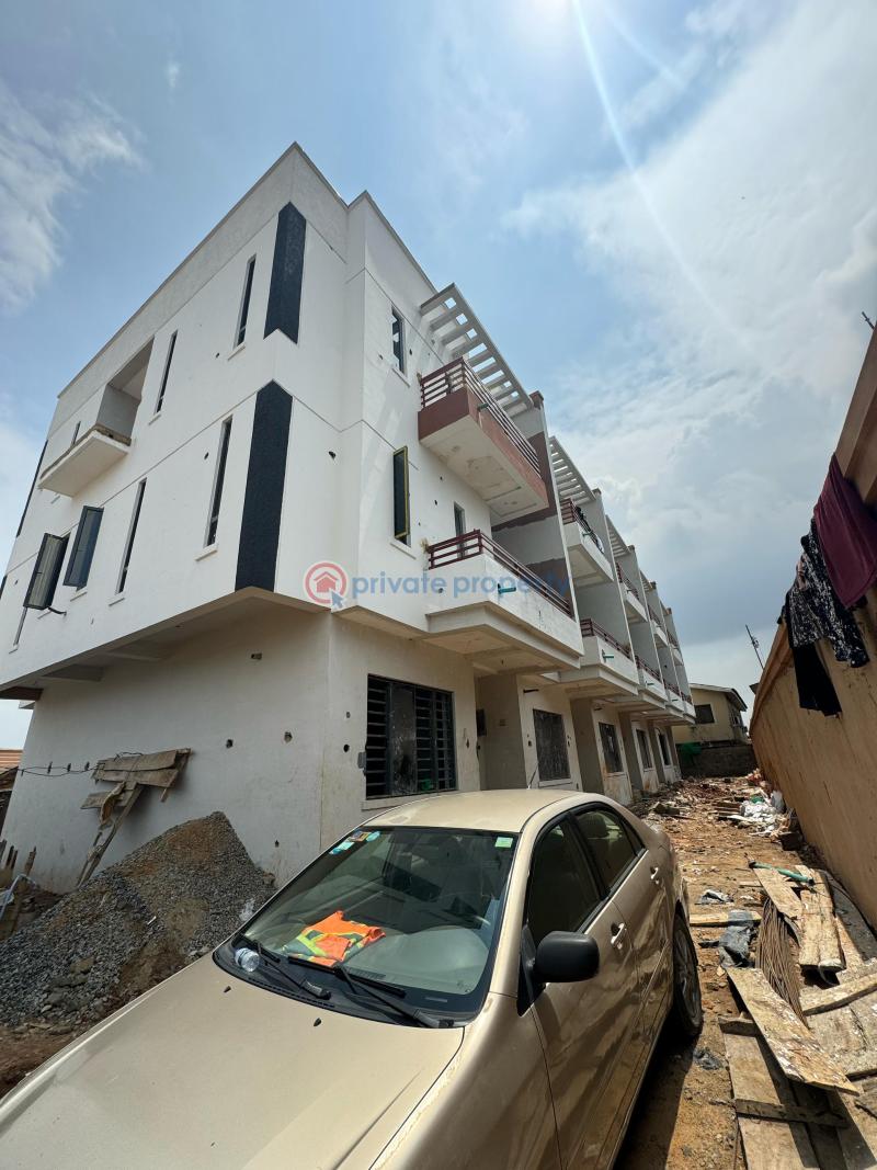 4 bedroom Terraced Duplex For Sale Magodo Olowora Ojodu Lagos - 0
