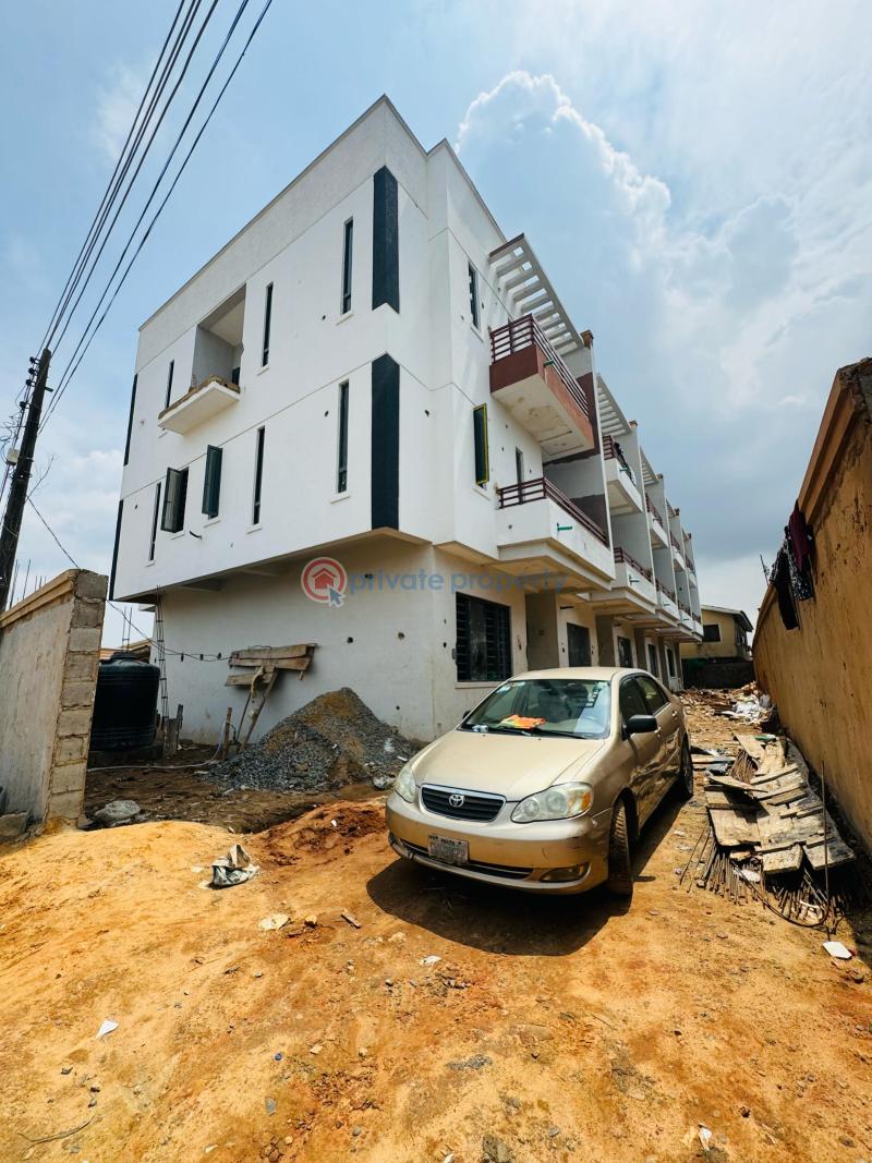 4 bedroom Terraced Duplex For Sale Magodo Olowora Ojodu Lagos - 1