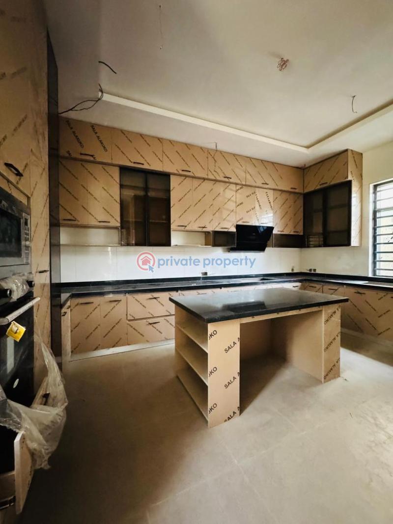 5 bedroom Semi detached Duplex For Sale In An Estate Omole Phase 1 Ojodu Lagos - 9
