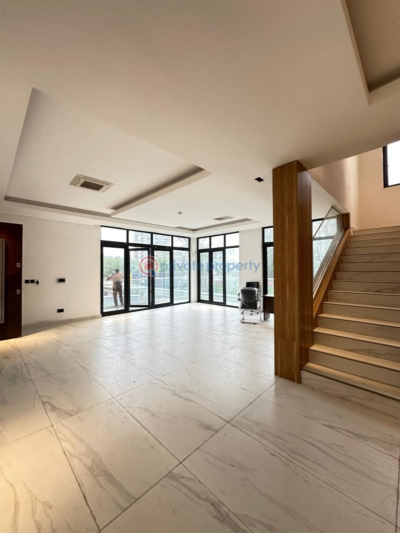 Exquisitely detailed 3 bedroom apartment in banana island with swimming pool, elevator and bq - 1 3 bedroom House For Sale Banana Island Ikoyi Lagos - 1