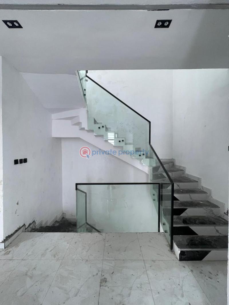 5 bedroom House For Sale Chevron Lekki Lagos - 1