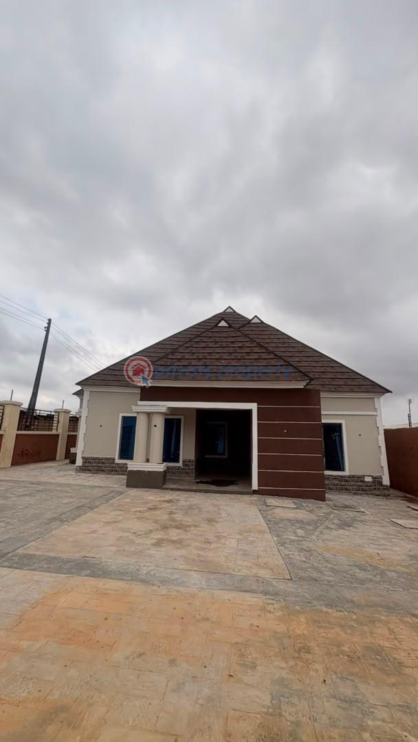 House For Sale Orogun 10 Mins Away From University Of Ibadan , Ibadan Ibadan Oyo - 0