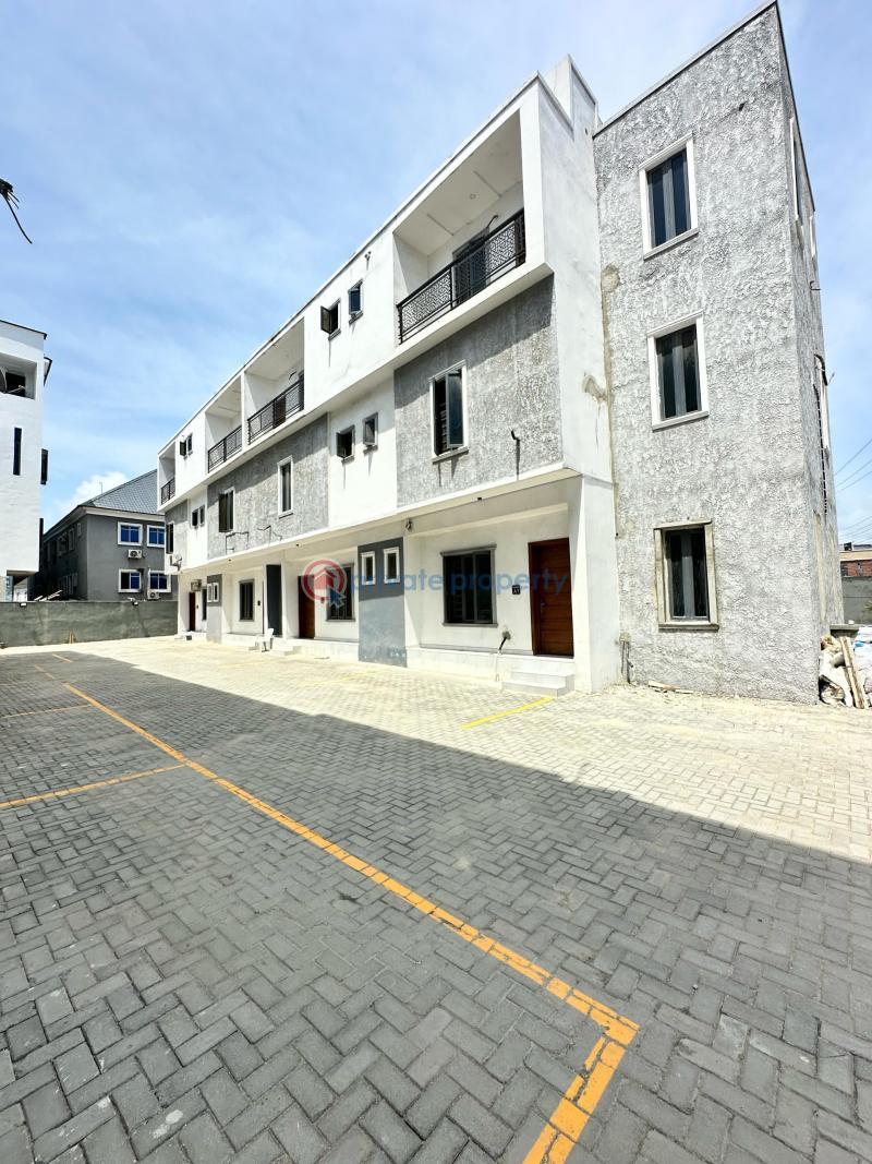 5 bedroom Terrace For Sale Ologolo Lekki Lagos - 0