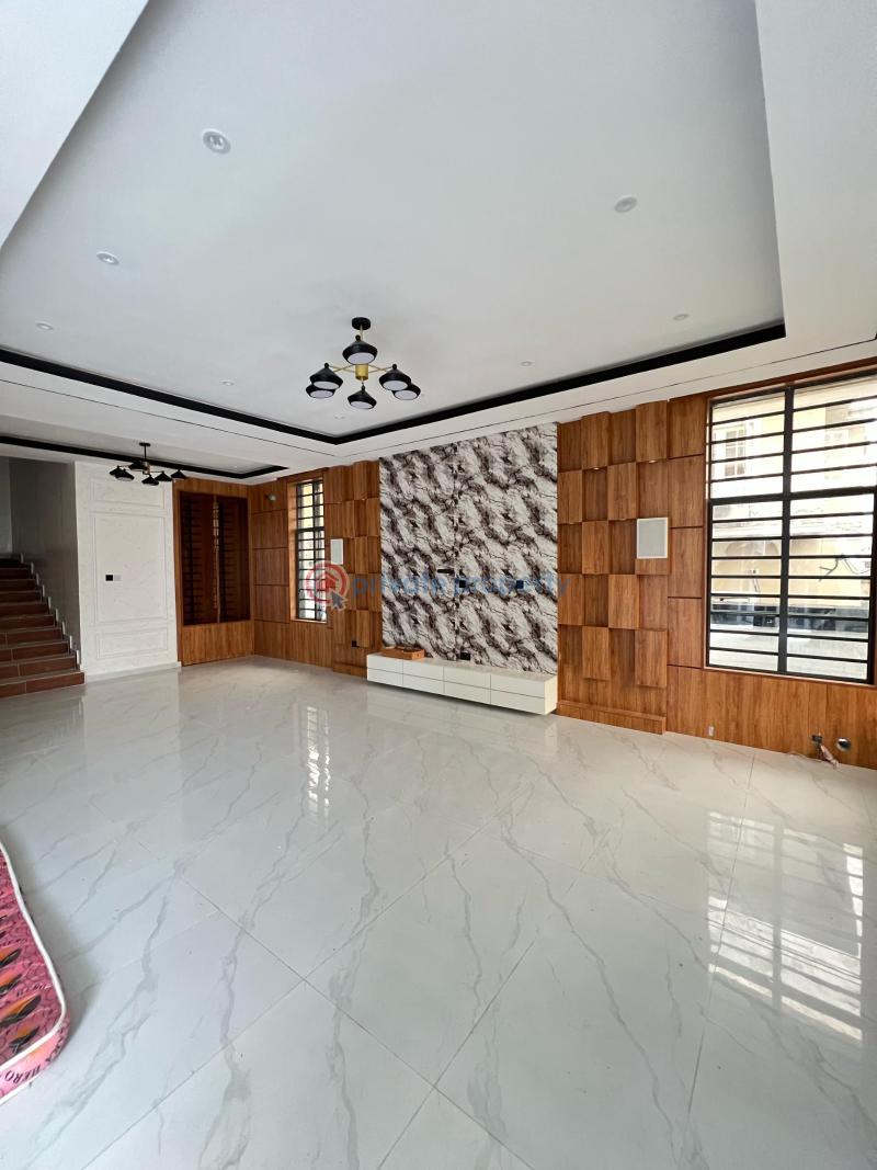 5 bedroom Detached Duplex For Sale Chevron Drive Lekki Lagos - 1