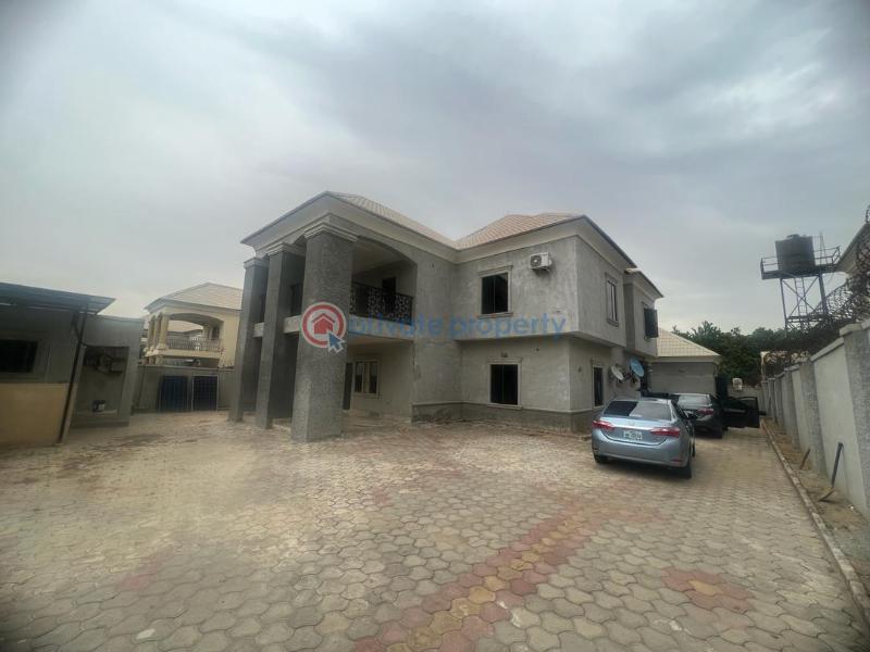 8 bedroom Maisonette For Sale Off 3rd Avenue, Gwarinpa Estate Gwarimpa Abuja Phase 3  - 11
