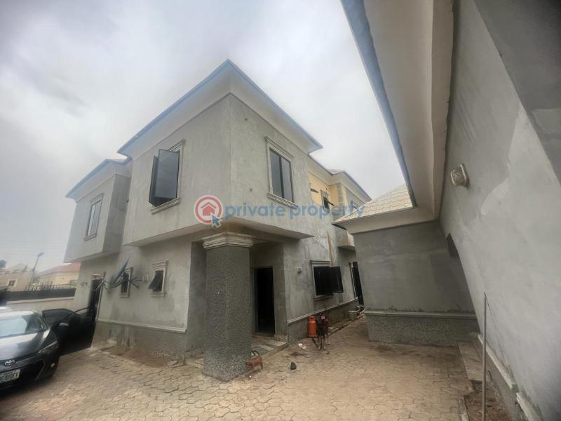 8 bedroom Maisonette For Sale Off 3rd Avenue, Gwarinpa Estate Gwarimpa Abuja Phase 3  - 9