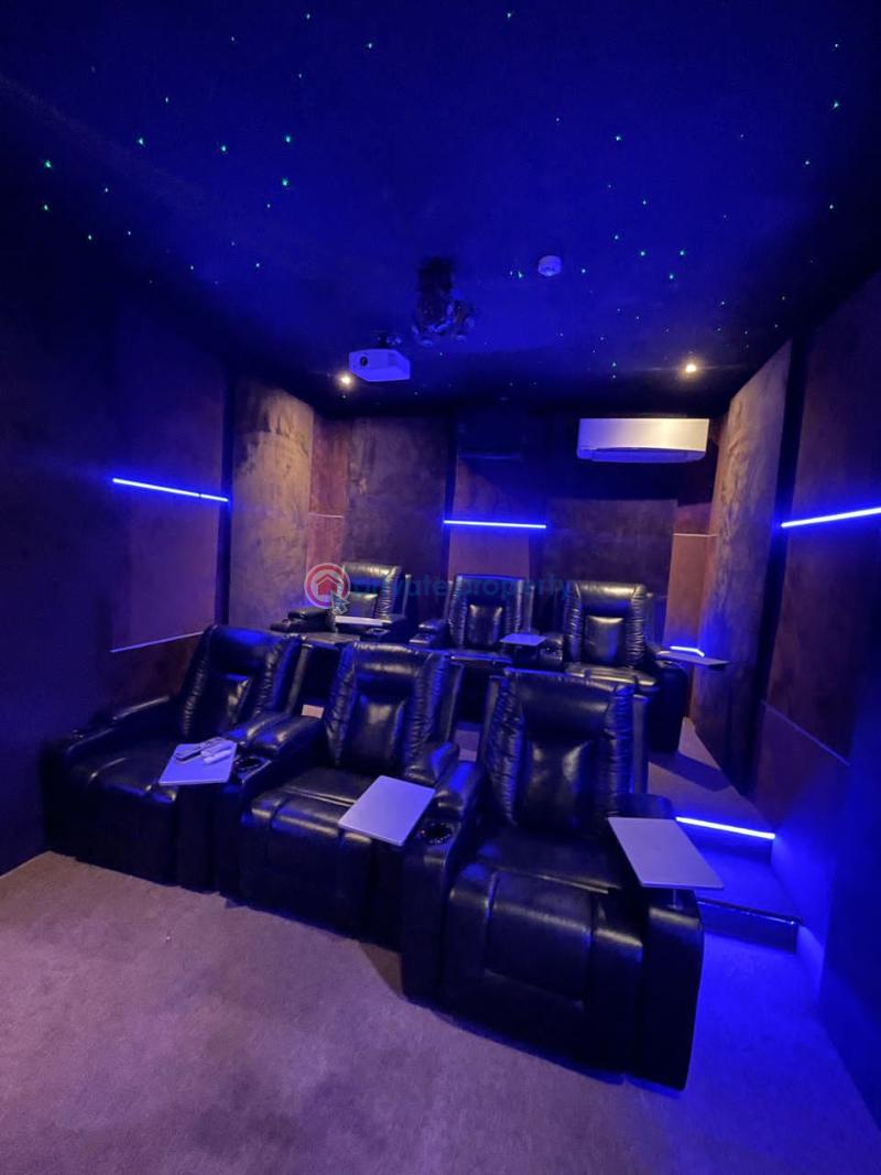 5 bedroom Detached Duplex For Sale Pinnock Beach Estate Osapa Lekki Lagos - 11