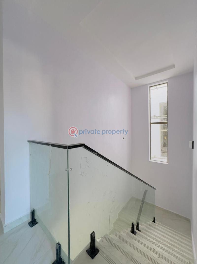 5 bedroom Duplex For Sale 5 Bedroom Detached Duplex With Bq, Magodo Gra Phase 2 Magodo GRA Phase 2 Kosofe/Ikosi Lagos - 10