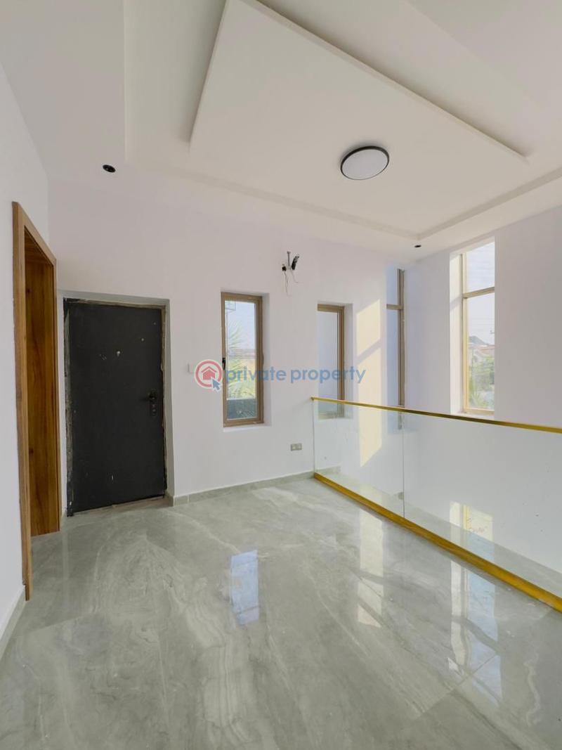 5 bedroom Duplex For Sale 5 Bedroom Detached Duplex With Bq, Magodo Gra Phase 2 Magodo GRA Phase 2 Kosofe/Ikosi Lagos - 18