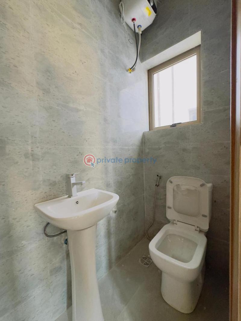 5 bedroom Duplex For Sale In An Estate Magodo GRA Phase 2 Kosofe/Ikosi Lagos - 17