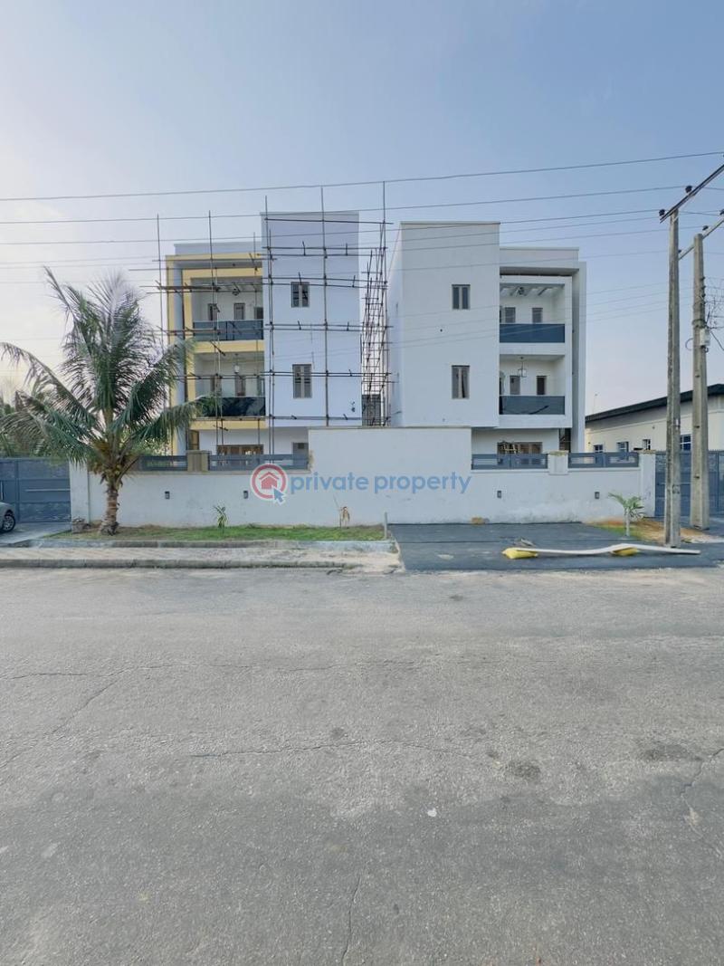 5 bedroom Duplex For Sale 5 Bedroom Detached Duplex With Bq, Magodo Gra Phase 2 Magodo GRA Phase 2 Kosofe/Ikosi Lagos - 25