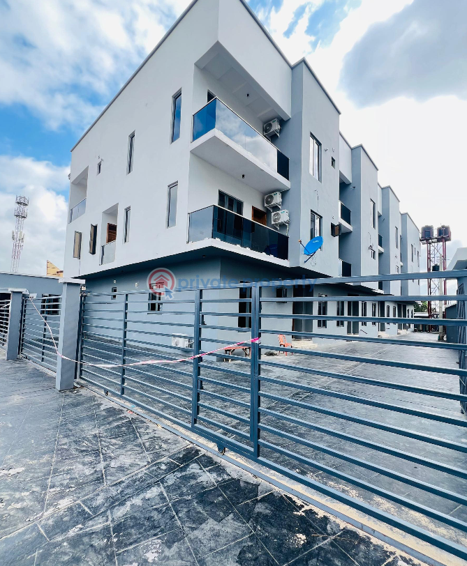4 bedroom Terraced Duplex For Sale Surulere Lagos - 0