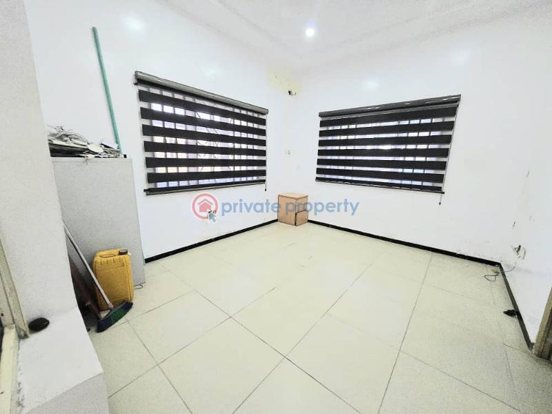 Extra-large 2 rooms office space - 4 2 bedroom Office For Rent Lekki Phase 1 Lagos - 4