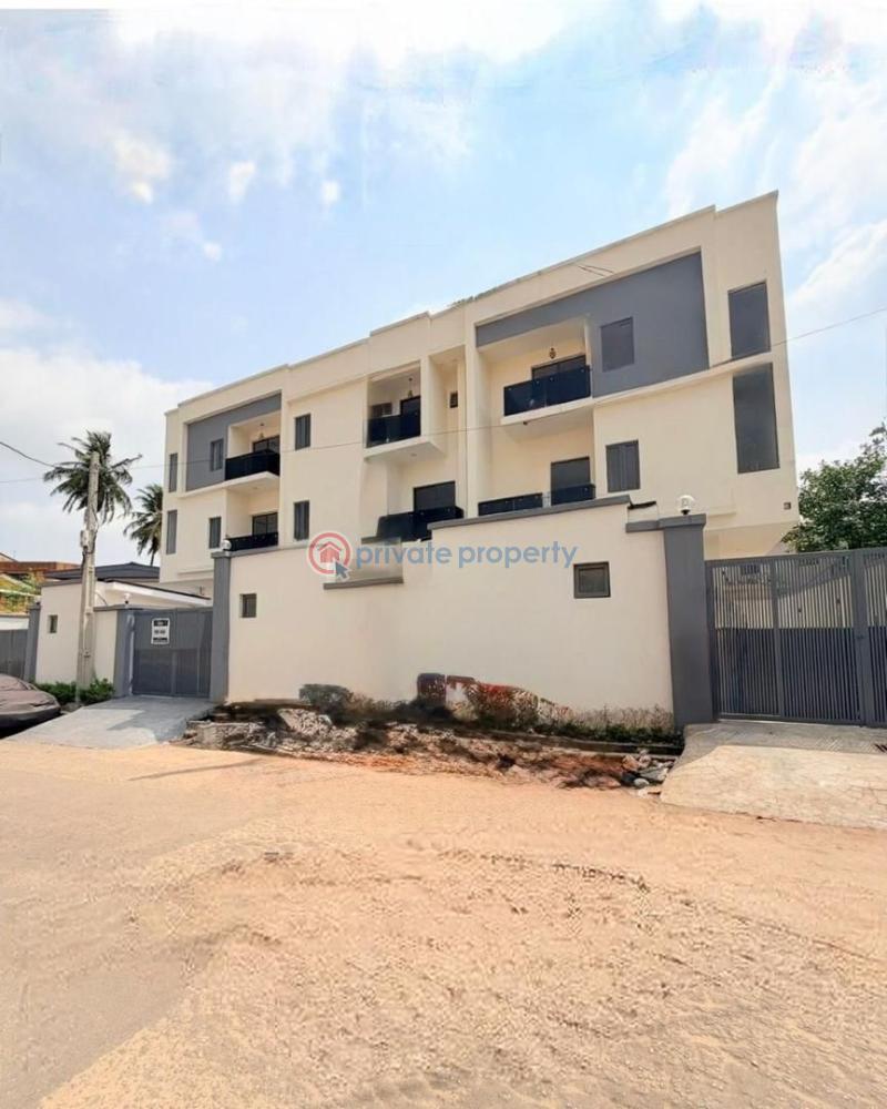 4 bedroom Semi detached Duplex For Sale In A Gated Street Obanikoro Shomolu Lagos - 0