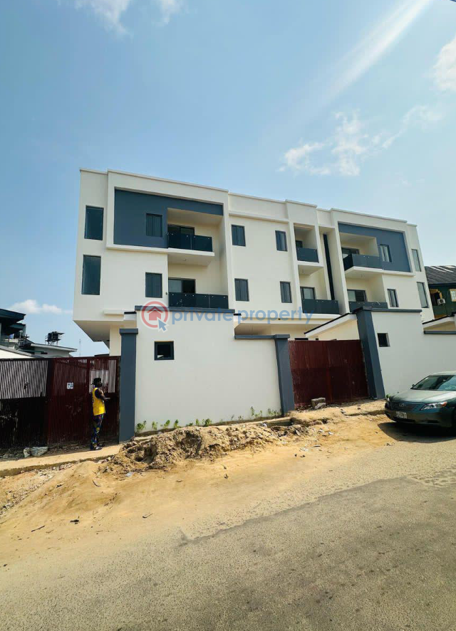 4 bedroom Semi detached Duplex For Sale Maryland Obanikoro Obanikoro Shomolu Lagos - 1