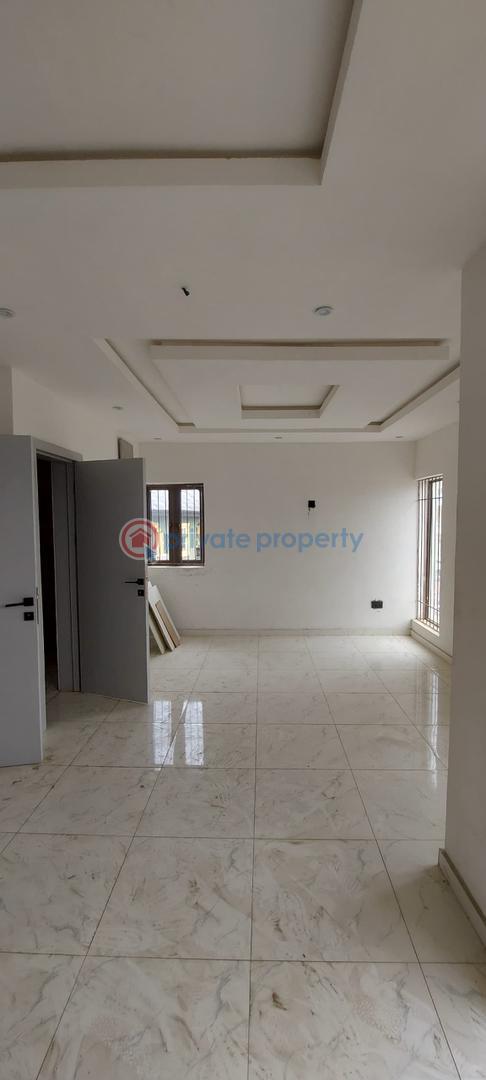 4 bedroom House For Sale Obanikoro Shomolu Lagos - 1