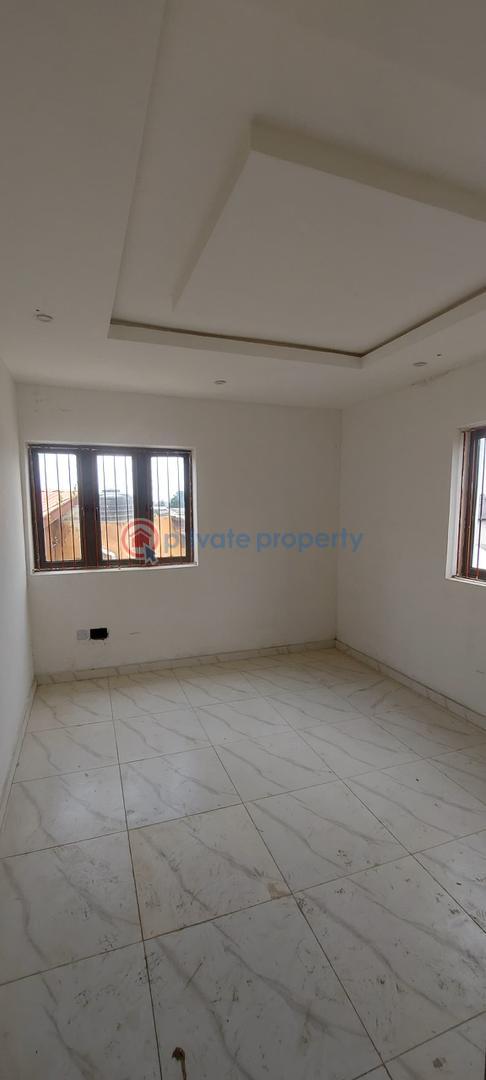 4 bedroom House For Sale Obanikoro Shomolu Lagos - 8