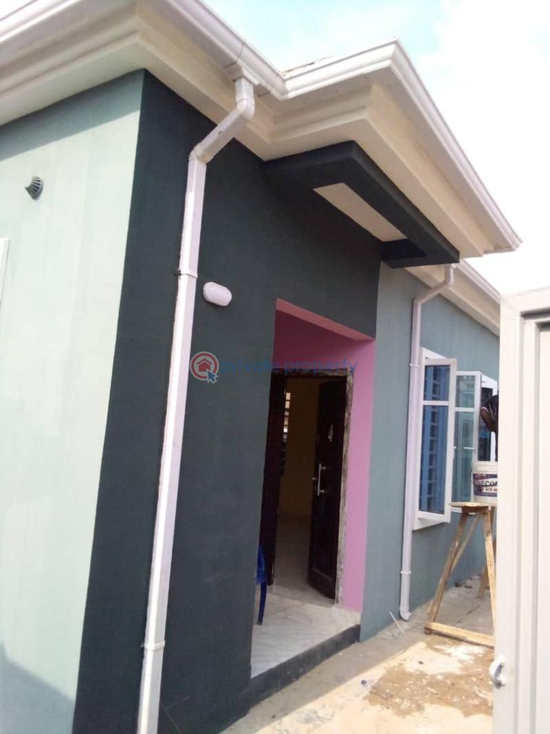 3 bedroom Bungalow For Sale Kayode Plaza Bus Stop Location Ishaga Via Ajuwon Ogun area  - 2