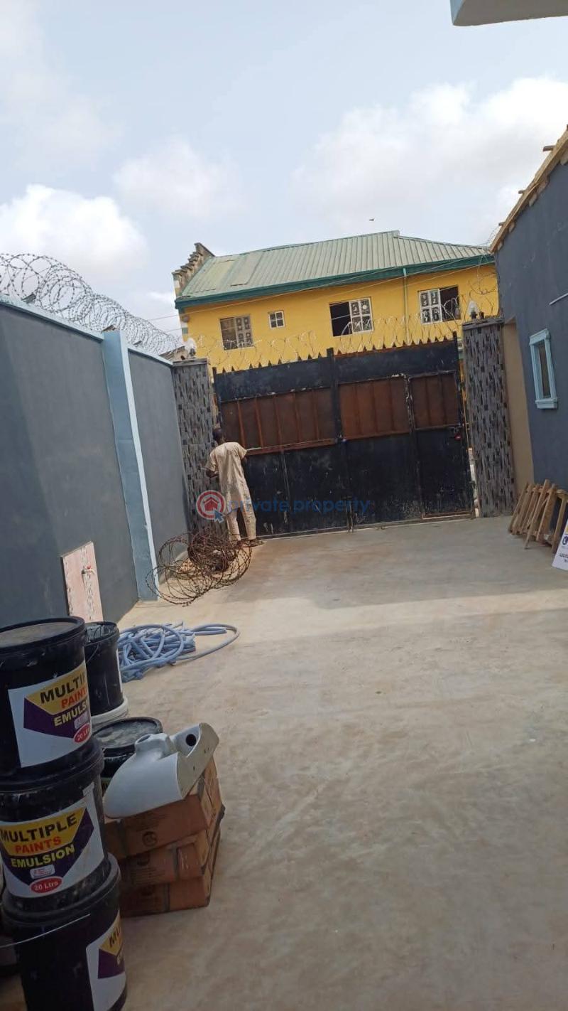 10 bedroom House For Sale Off Command Road, Ipaja, Lagos Ipaja Lagos - 5